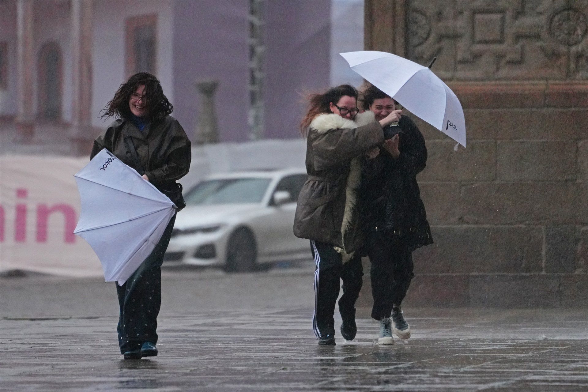 Casi toda España, en alerta por viento, nieve, deshielo, olas y lluvia