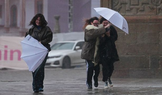 Casi toda España, en alerta por viento, nieve, deshielo, olas y lluvia