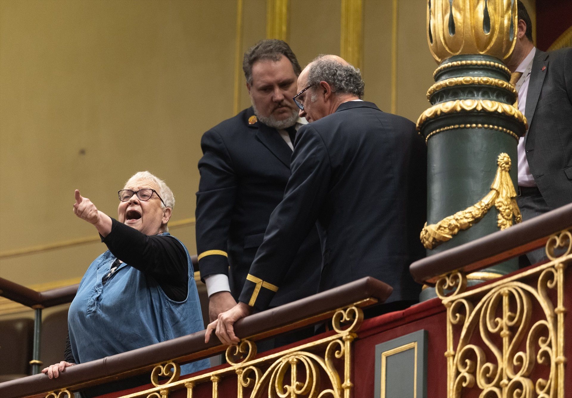 Pensionistas expulsada del Congreso