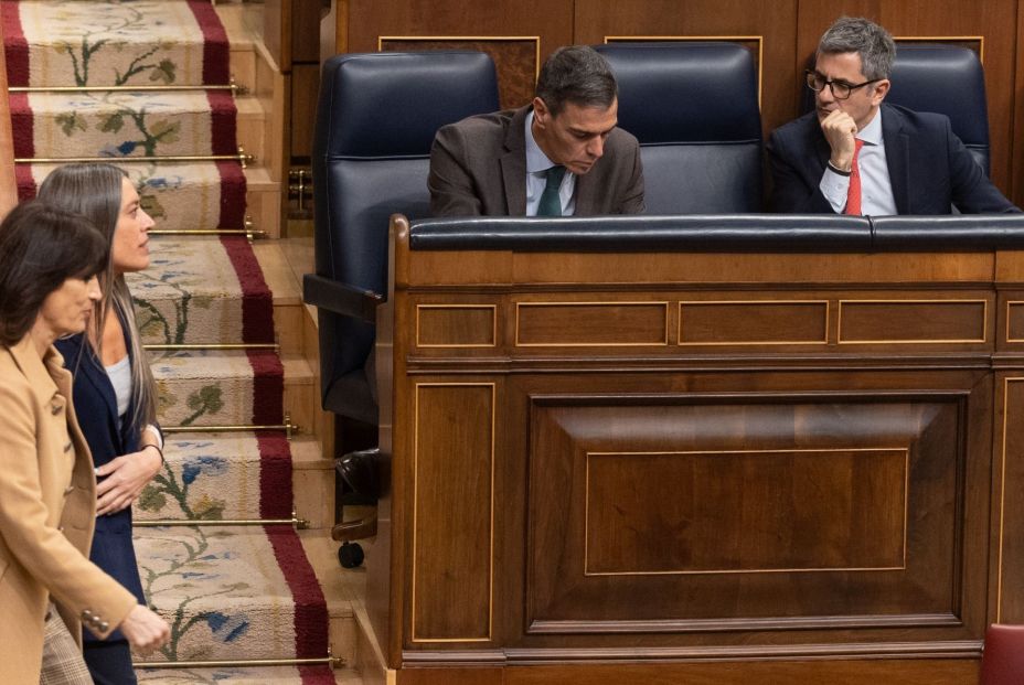 EuropaPress 7247969 presidente gobierno pedro sanchez ministro presidencia felix bolanos sesion (1)