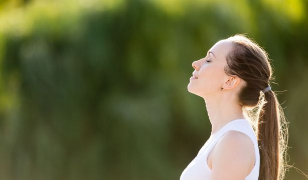 Vinculan una micropausa tras la respiración a síntomas de depresión y satisfacción vital. Foto: Bigstock.