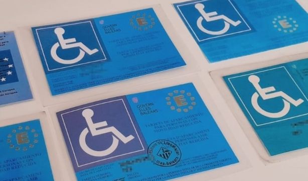 Tarjeta de aparcamiento para personas con movilidad reducida: parece ficción, pero es una realidad