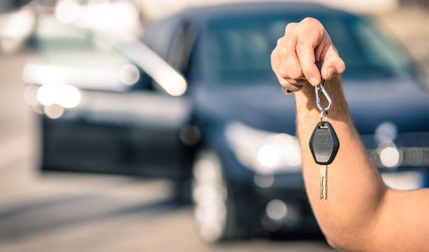 El 34% de los compradores españoles de coches usados afirma haber sufrido una estafa. Foto: Bigstock.
