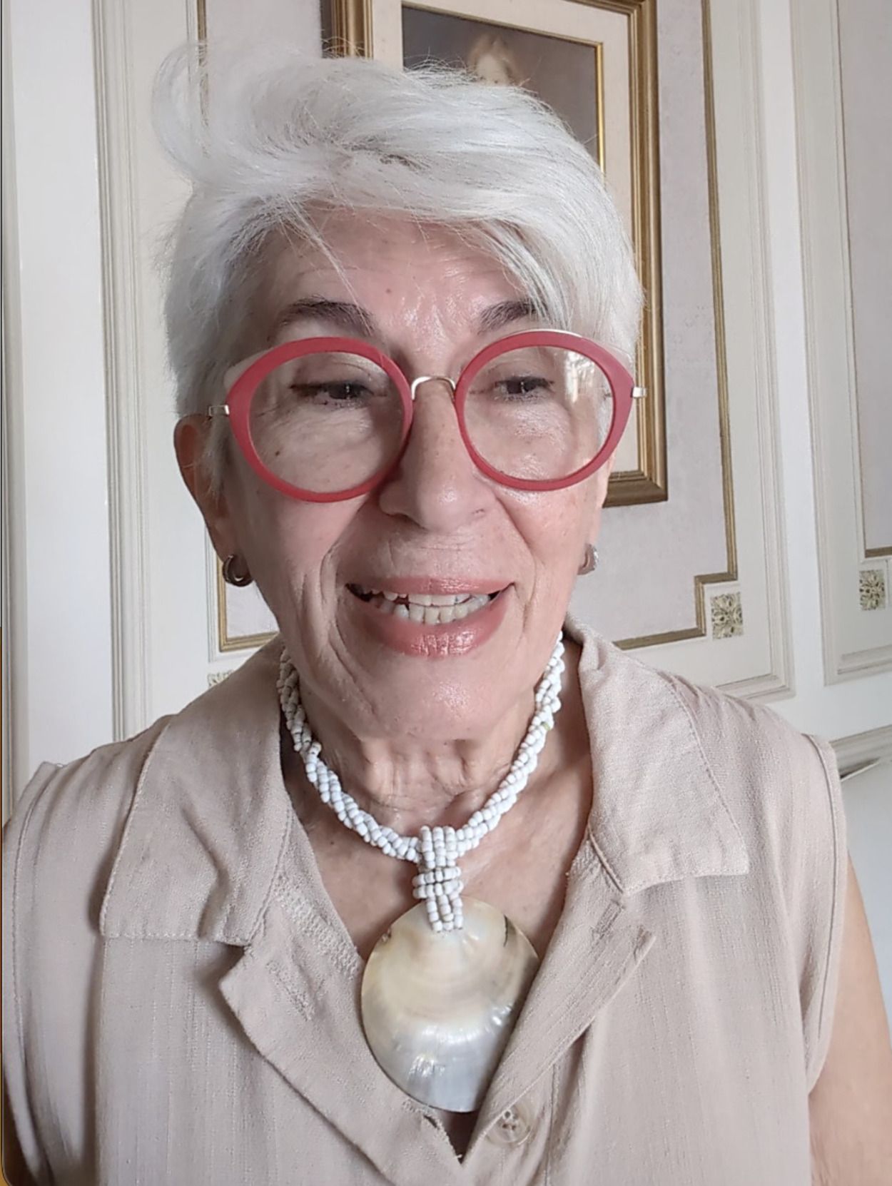 Carmen de Grado publica 'Vivir 100 años con arte', un libro para repensar el envejecimiento