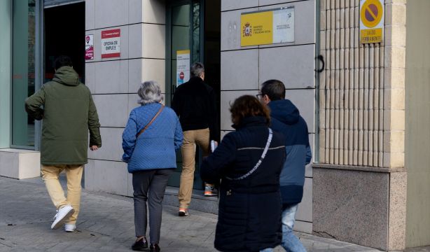 ¿Por qué no aumenta la cuantía del subsidio para parados mayores de 52 años? Un experto lo aclara.