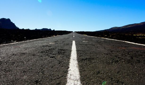 Vivir a una hora en coche de un hospital: la desigualdad que aún afecta a casi 800.000 españoles