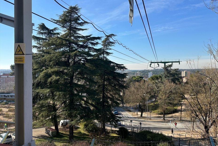 Teleférico de Madrid durante sus obras de renovación. Fuente: Europa Press.