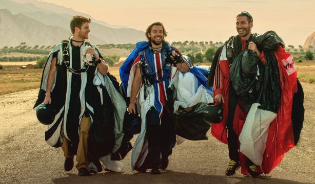 'La fiera' narra la trágica historia real de los pioneros españoles del salto BASE