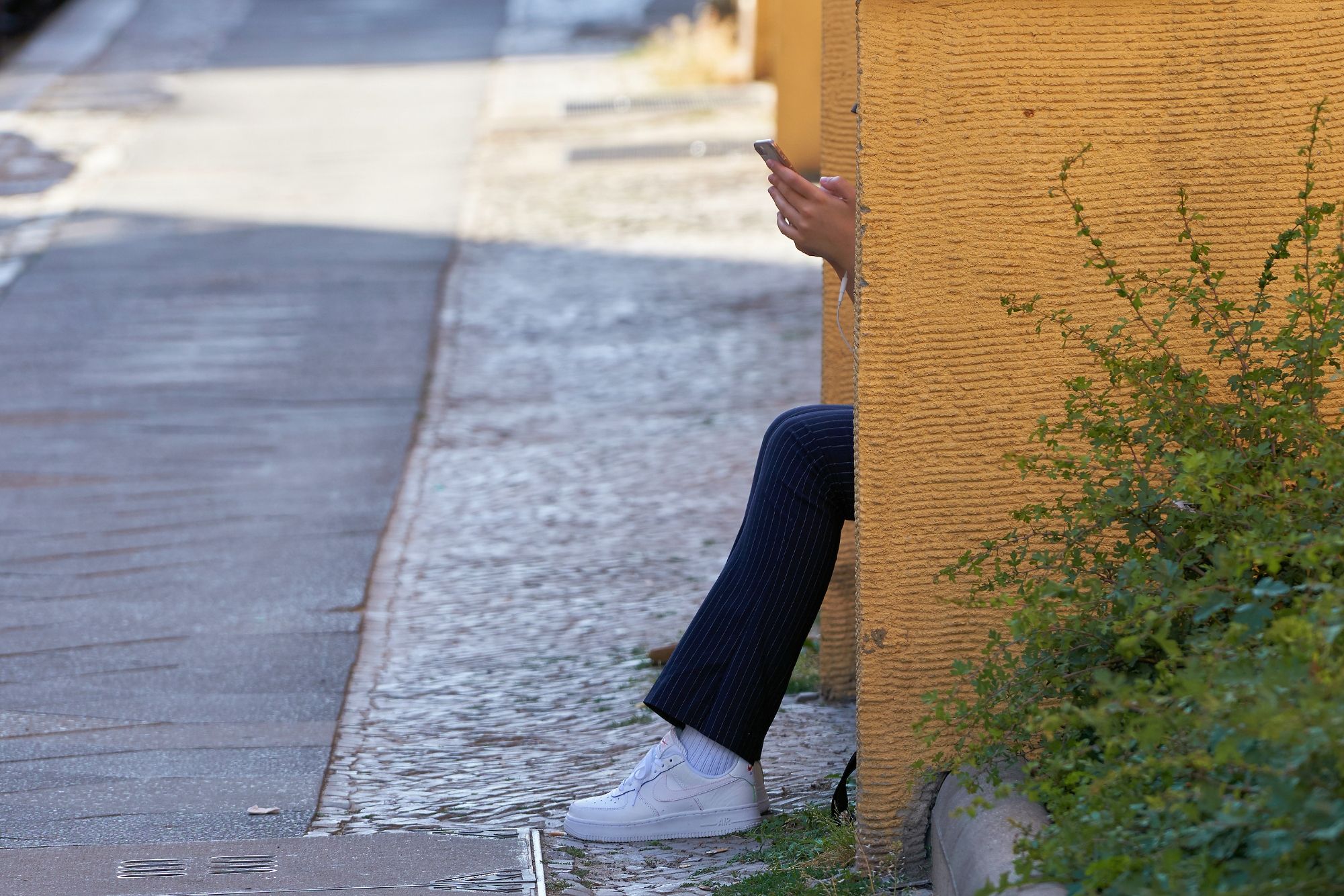 Abuelos sobre prohibir redes a menores de 16: "No se trata de limitar derechos, sino de protegerles" (Bigstock)