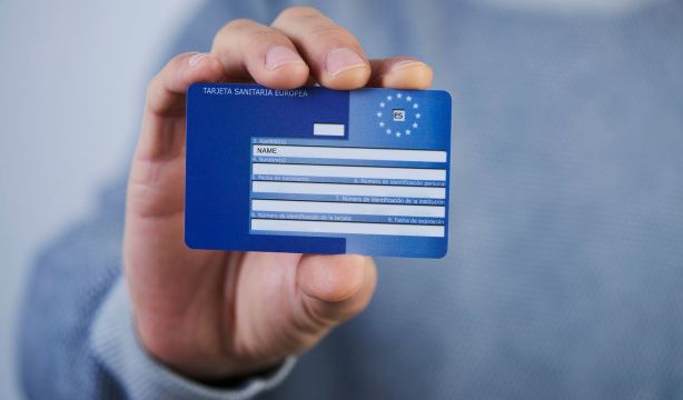 Todo lo que debes saber sobre la Tarjeta Sanitaria Europea antes de viajar. Foto: Bigstock.