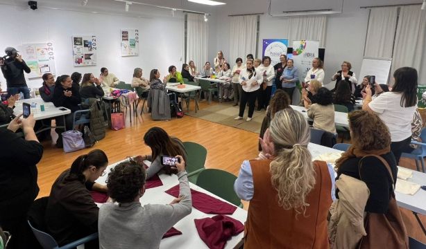 'Metamorfosis plateada' promueve la participación activa de los mayores con formación en tecnología (Diputación de Málaga)
