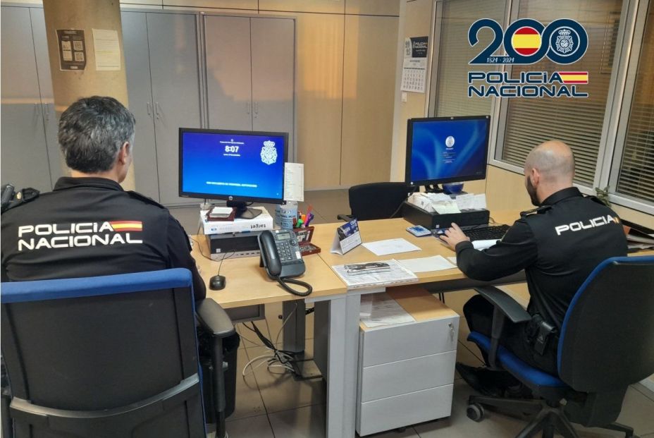 Estafan 785.000 € a una octogenaria con alzhéimer: detenidos un notario, dos abogados y su cuidadora