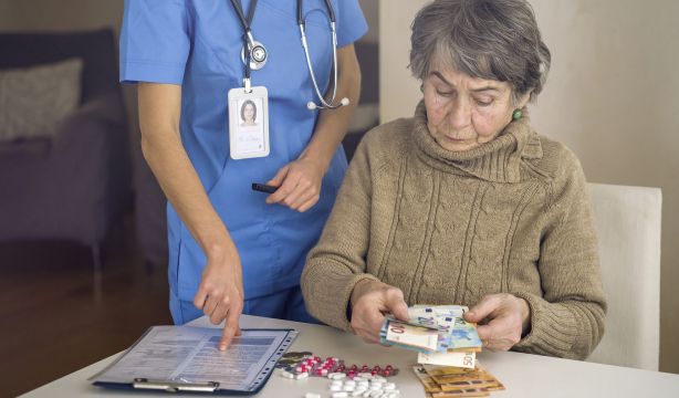 Los mayores denuncian el edadismo de los seguros de salud: "Nos quieren echar" Foto: bigstock 