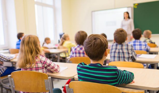 Andalucía apuesta por talento senior con docentes eméritos: hasta 2.500 jubilados podrán colaborar