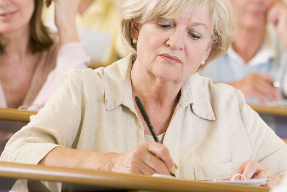 Acceso a la universidad para mayores de 40: ¿qué es mejor online o presencial?. Fuente: BigStock. Acceso a la universidad para mayores de 40: ¿qué es mejor online o presencial?. Fuente: BigStock.