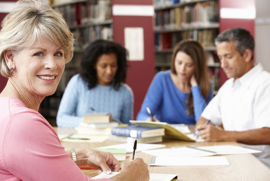Nunca es tarde para estudiar. Fuente: BigStock. Nunca es tarde para estudiar. Fuente: BigStock.