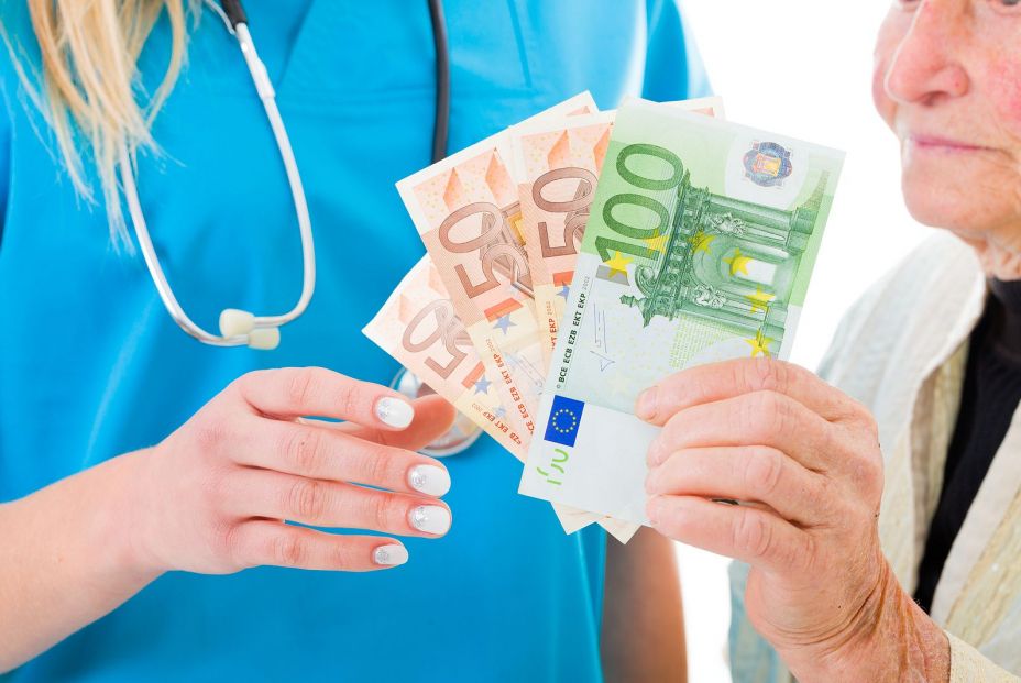 Los mayores claman contra el edadismo de los seguros de salud: “Nos quieren echar”bigstock 