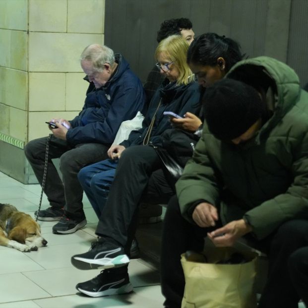 EuropaPress 7276311 viajeros primera jornada huelga ferroviaria estacion plaza catalunya