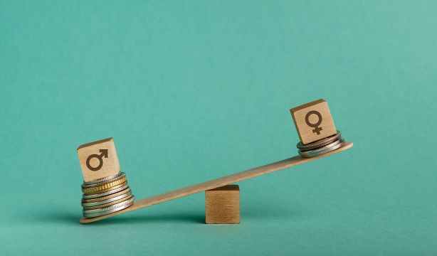 La brecha salarial se estanca en España: las mujeres ganan 5.158 euros menos al año que los hombres. Fuente: BigStock.