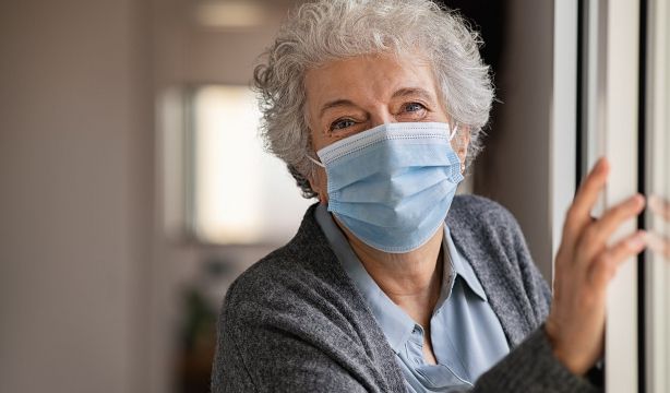 El Covid persistente está vinculado a los mecanismos del alzhéimer (Bigstock)