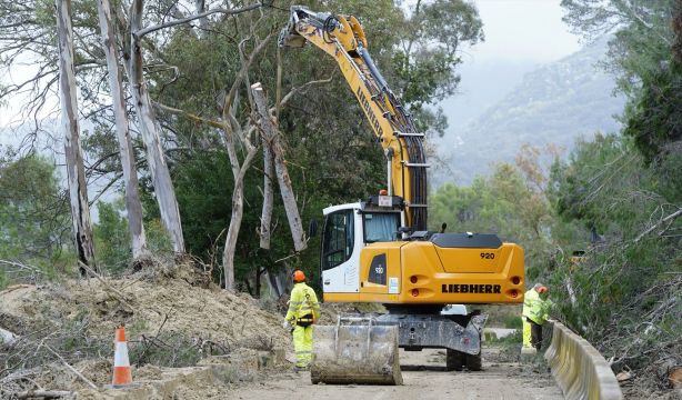 Andalucía, incomunicada: 38 carreteras cortadas y trenes suspendidos hasta nuevo aviso
