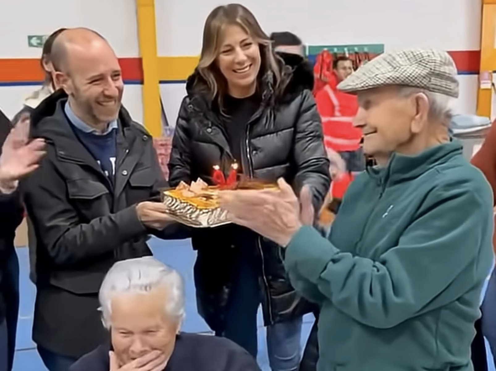 Uno de los vecinos más longevos de Grazalema celebra su 94 cumpleaños durante su estancia en Ronda
