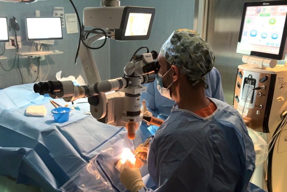 Cirugía de cataratas bilateral simultánea. Fuente: Europa Press / HOSPITAL PRÍNCIPE DE ASTURIAS