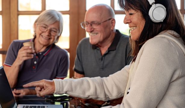 UJP-UGT organiza charlas para las personas mayores de Logroño: programa completo (Bigstock)
