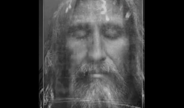 Una IA recrea el rostro de Jesús a partir de la Sábana Santa de Turín. X: @anadeaustria_