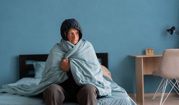 Hipotermia inadvertida en mayores: recomendaciones para prevenirla durante el invierno