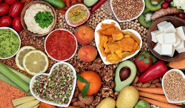 ¿Qué dietas bajas en carbohidratos y grasas protegen tu corazón?
