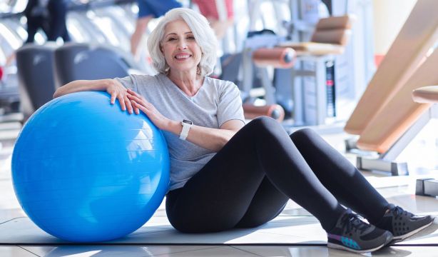 Muévete con ganas en la menopausia: ejercicios para brillar