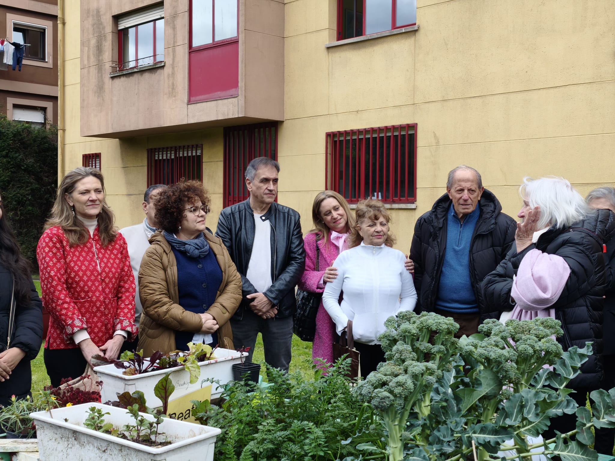Huertos comunitarios para fomentar el envejecimiento activo de personas mayores. Foto: Europa Press.