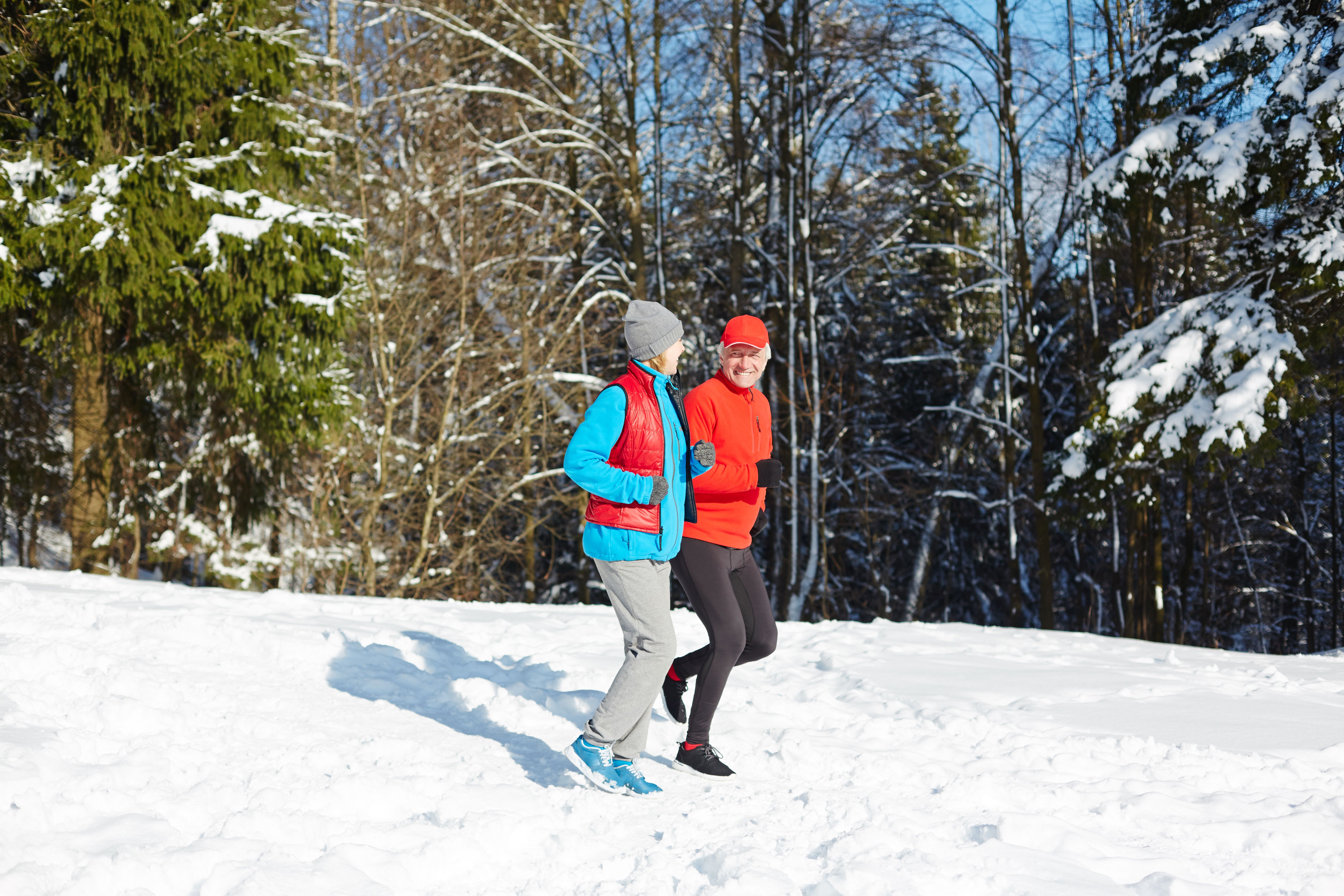 ¿Por qué no debes renunciar a practicar deporte al aire libre en invierno?