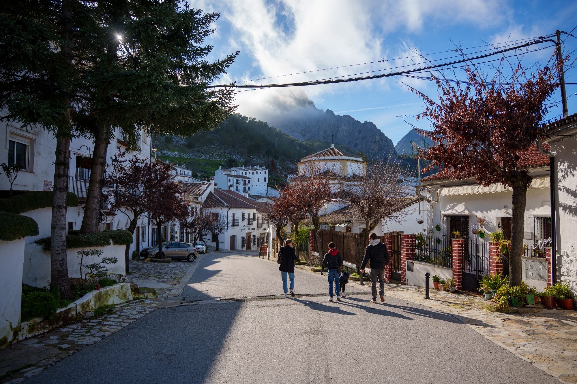 Los vecinos de Grazalema vuelven a sus casas tras 11 días desalojados por el temporal (Francisco J. Olmo / Europa Press)