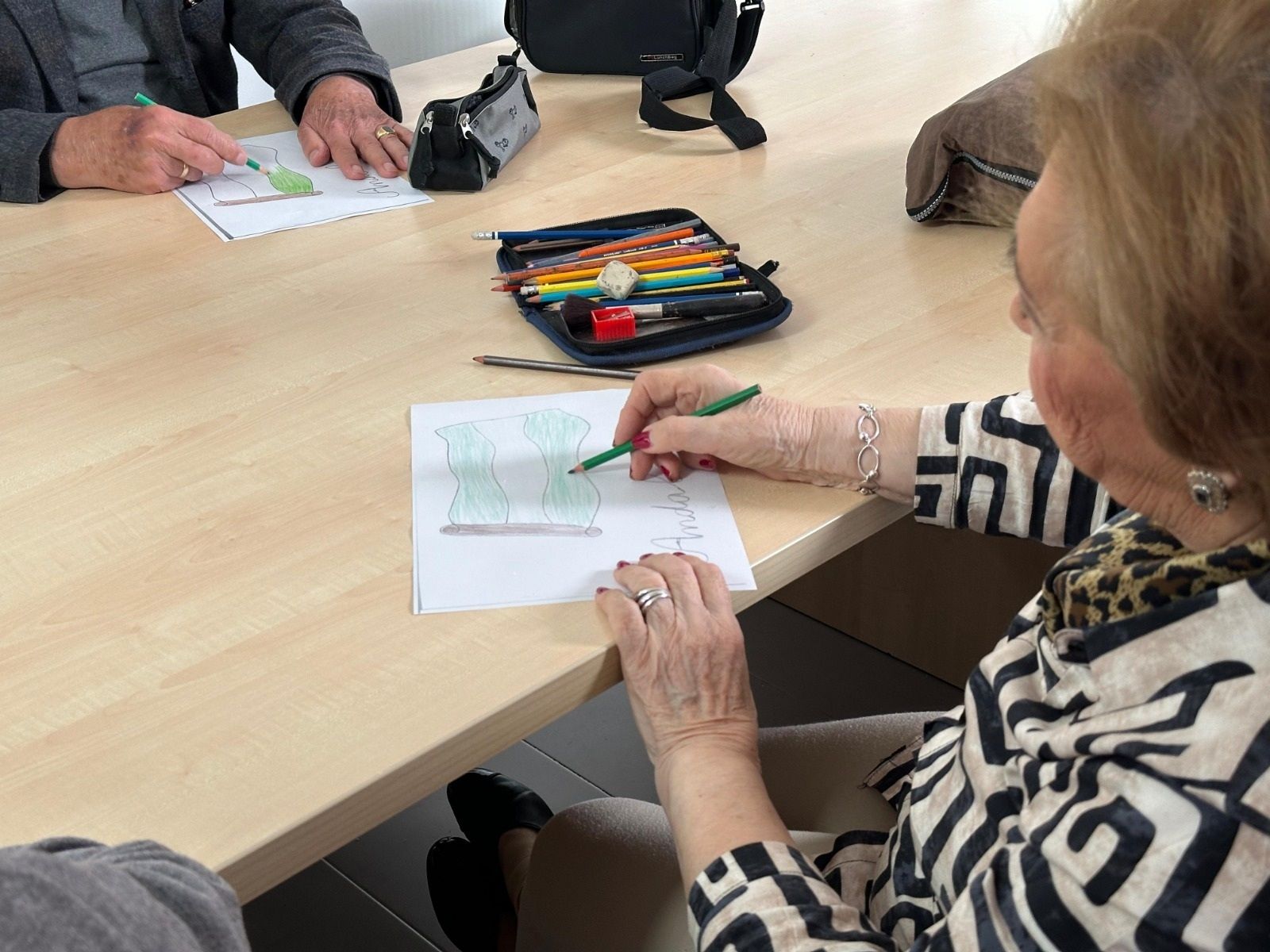 Confeafa y el 'Coro Rock y Memoria' de Fundación Miguel Ríos: música para personas con alzhéimer. Foto: Europa Press.