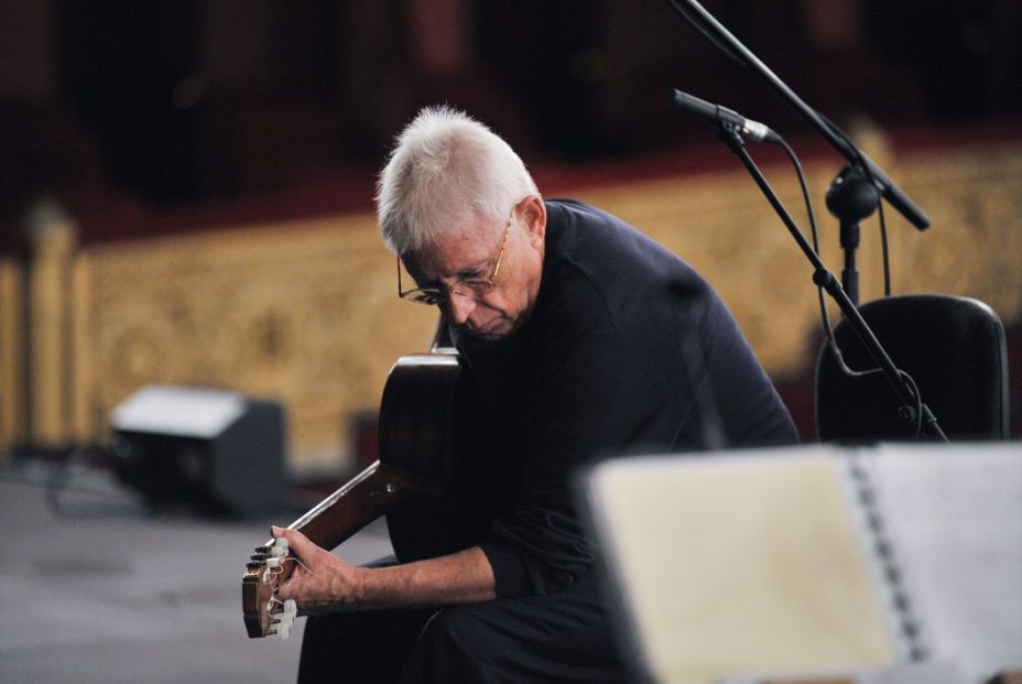 El cantautor Raimon recibió el Premio Abogados de Atocha en 2018. Fuente: Europa Press. El cantautor Raimon recibió el Premio Abogados de Atocha en 2018. Fuente: Europa Press.