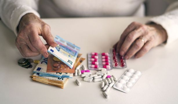 Carlos Uribe: “A partir de los 70 años se paga de media un 35% más en el seguro de salud”. Foto: bigstock
