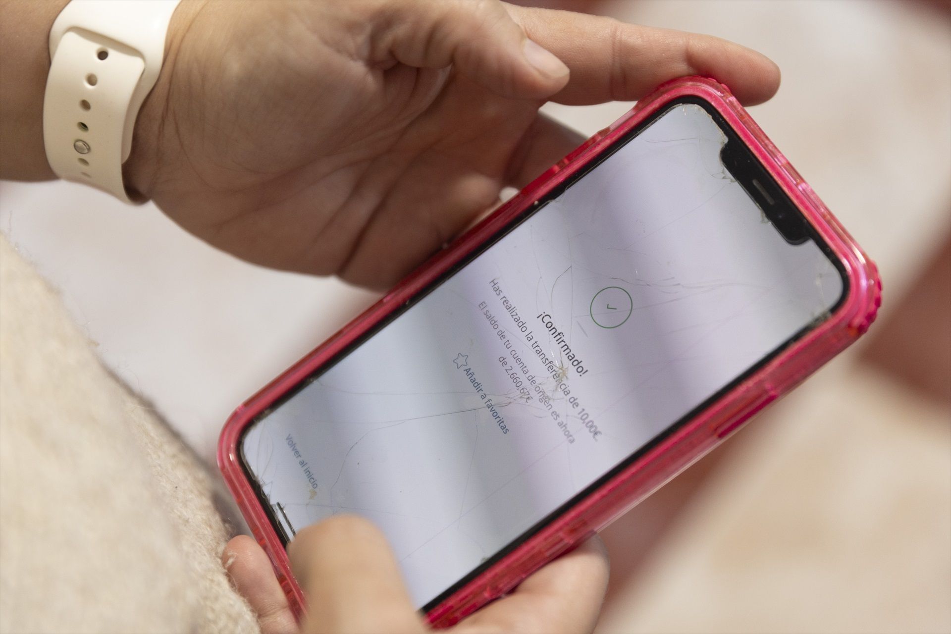 Qué hacer si te equivocas al hacer una transferencia. Fuente: Europa Press.