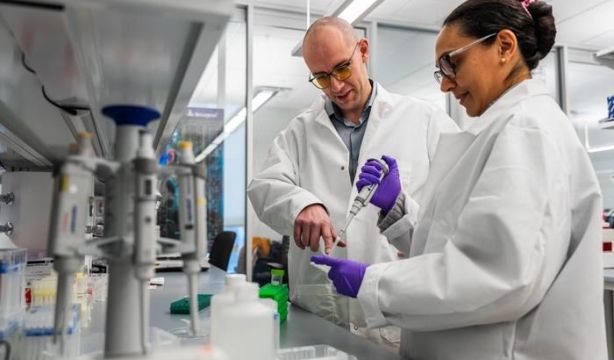 Geoffroy Laumet y Sabrina De Souza. (Fin Gómez).