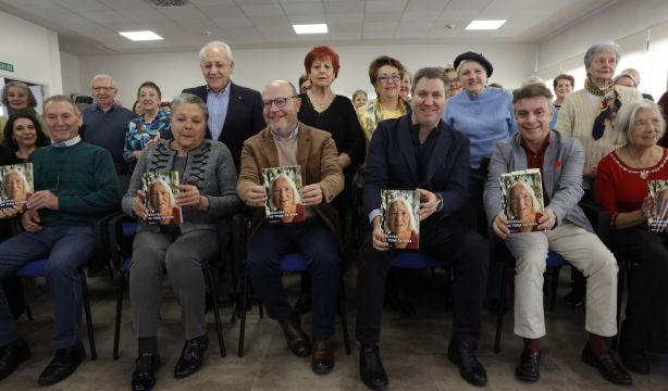 Latina rinde homenaje a sus mayores con el libro Recetas de toda una vida. Foto: Europa Press.