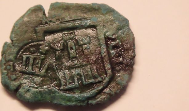 Una moneda de 1622 aparece en la isla de Ons. Fuente: Europa Press.