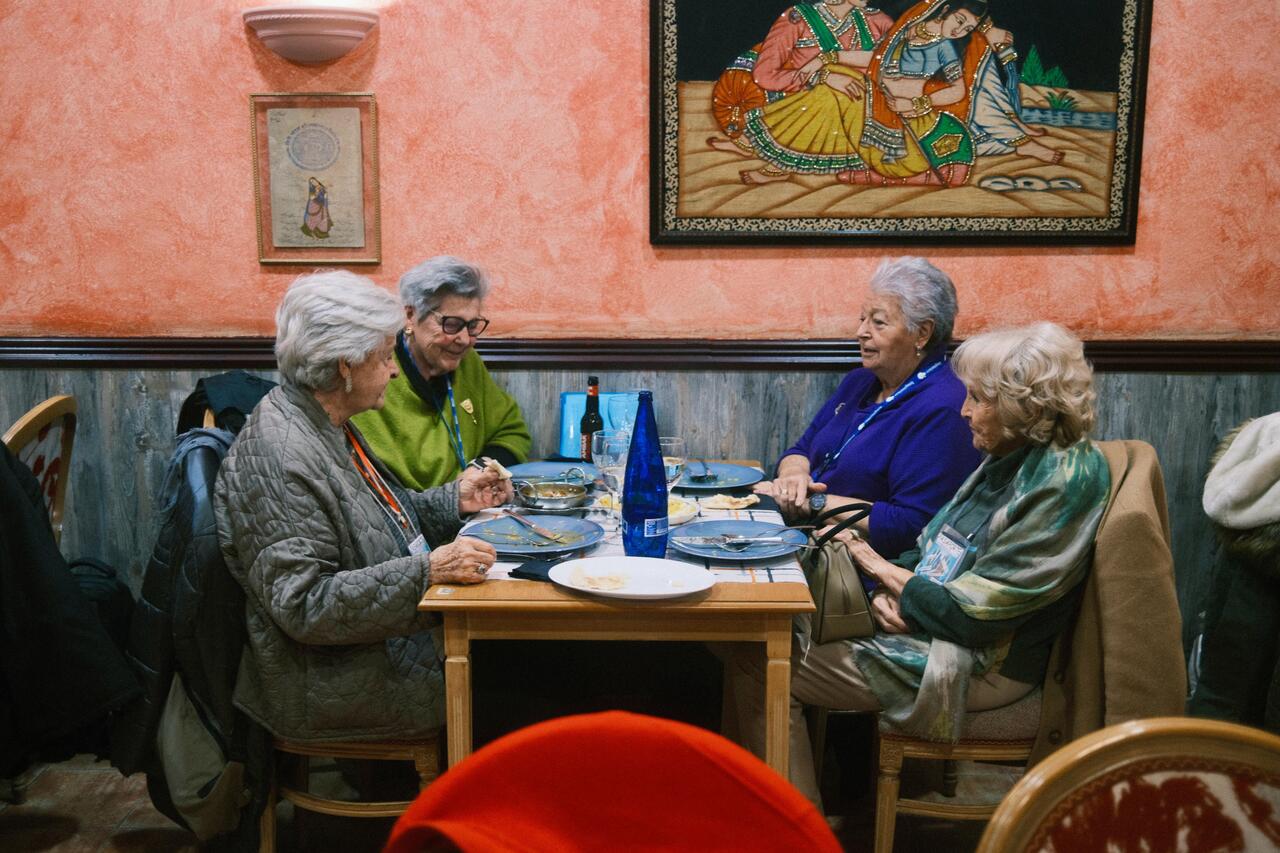 'Abuelas viajeras': las 5 amigas que recorren el mundo sin salir de Zaragoza