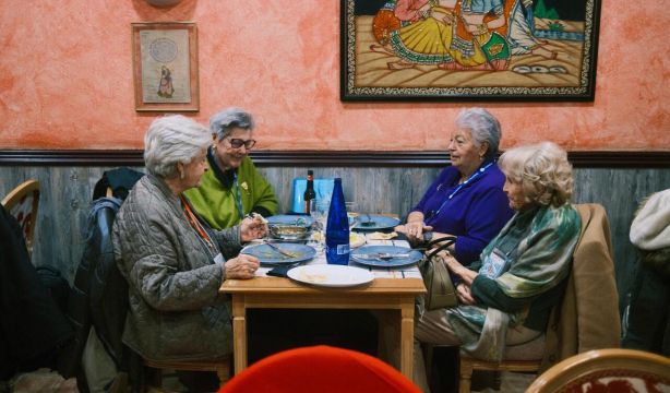 'Abuelas viajeras': las 5 amigas que recorren el mundo sin salir de Zaragoza