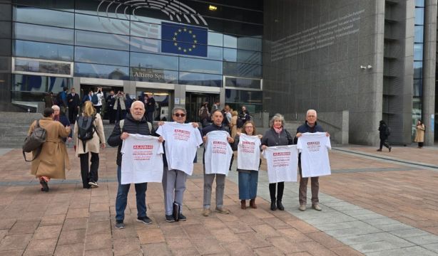Asjubi40 acusa al Gobierno de "deslealtad institucional grave" por desoír al Parlamento Europeo