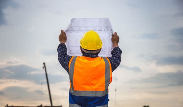 Los mayores de 55 tiran al alza del empleo en el cierre de 2025, según Fedea y BBVA Research