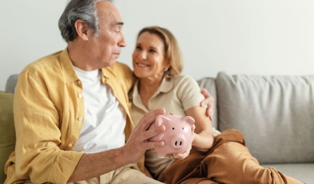 Los sénior concentran el 68% del ahorro de los hogares españoles