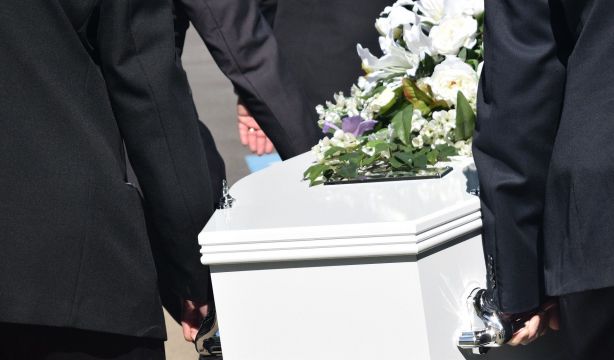 El calvario de Justo con el seguro de decesos: Almudena Seguros rechazó pagar el funeral de su padre