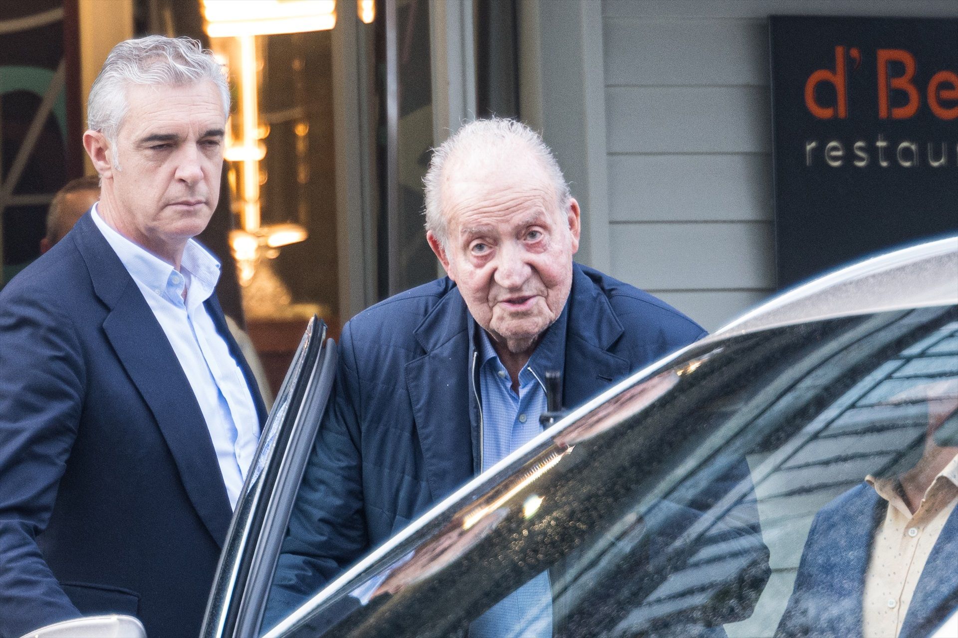 El Rey Juan Carlos permanece en Abu Dabi: "Está a salvo y tranquilo" El Rey Juan Carlos permanece en Abu Dabi: "Está a salvo y tranquilo"