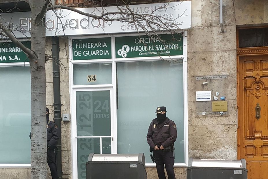 'Caso ataúdes': "Me enseñaron una foto de mi bebé tirado en el suelo junto a unos palés"